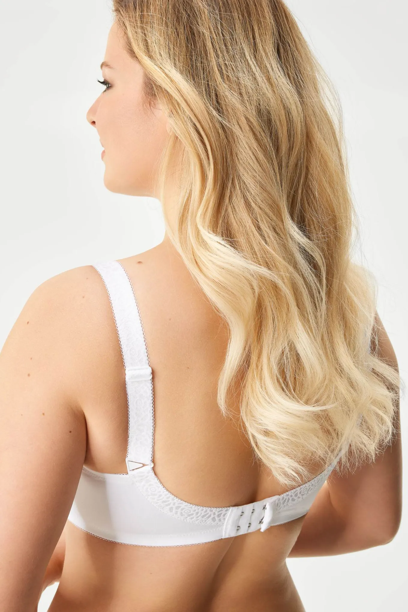 Biustonosz nieusztywniany minimizer Triumph Amourette Highle