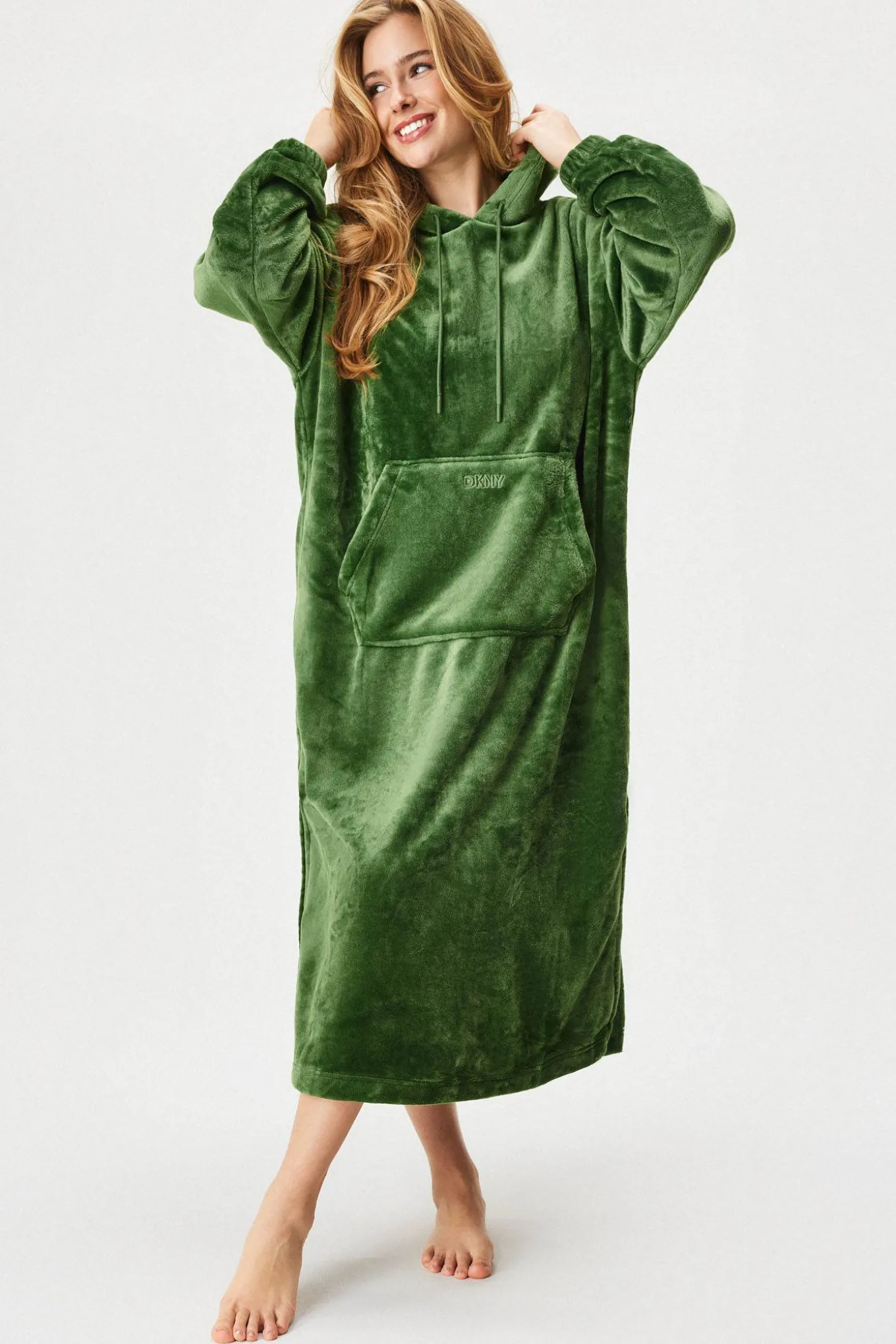 Ciepła sukienka DKNY Elm Green z kapturem