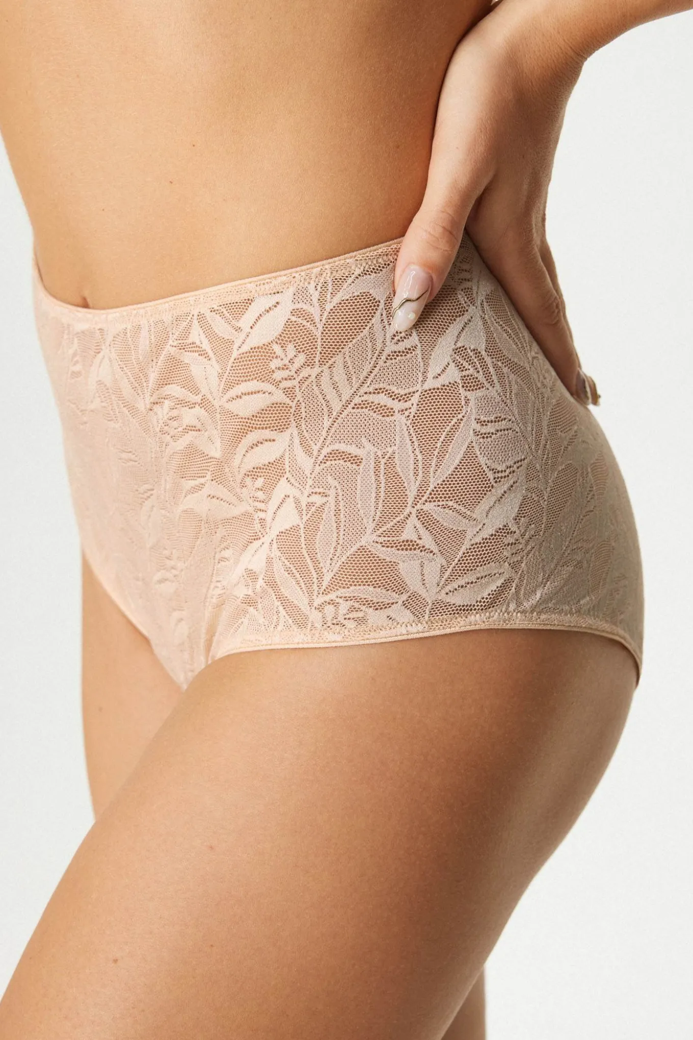 Majtki klasyczne Lace Nature z wysokim stanem